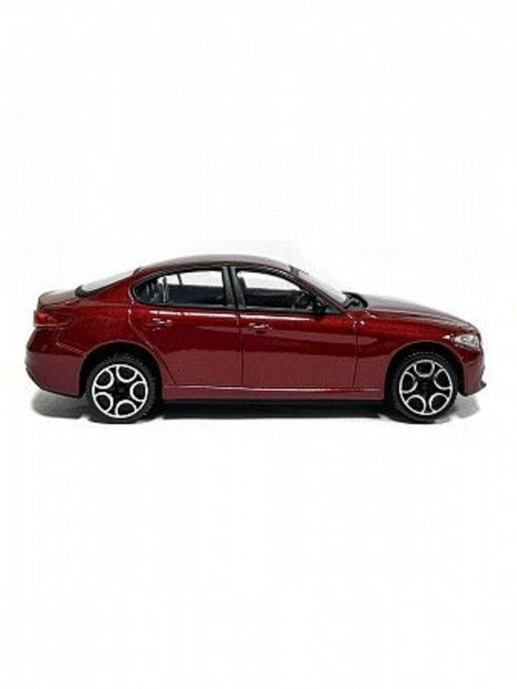 Alfa Romeo Alfa Romeo Giulia 2015 - 1:43 - Bburago