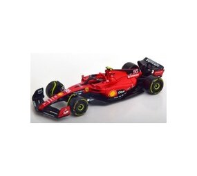 Formule 1 Ferrari SF-23 #55 Team Scuderia Ferrari Season 2023 (C.Sainz) + Pilot + Showcase - 1:43 - Bburago
