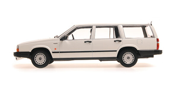 Volvo Volvo 740 GL Break 1986 - 1:18 - Minichamps Volvo Volvo 740 GL Break 1986 - 1:18 - Minichamps