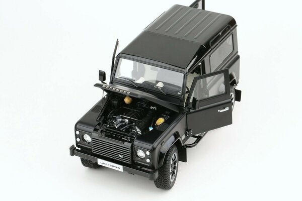 Land Rover Land Rover Defender 90 Works V8 70th Edition - 1:18 - LCD Models Land Rover Land Rover Defender 90 Works V8 70th Edition - 1:18 - LCD Models