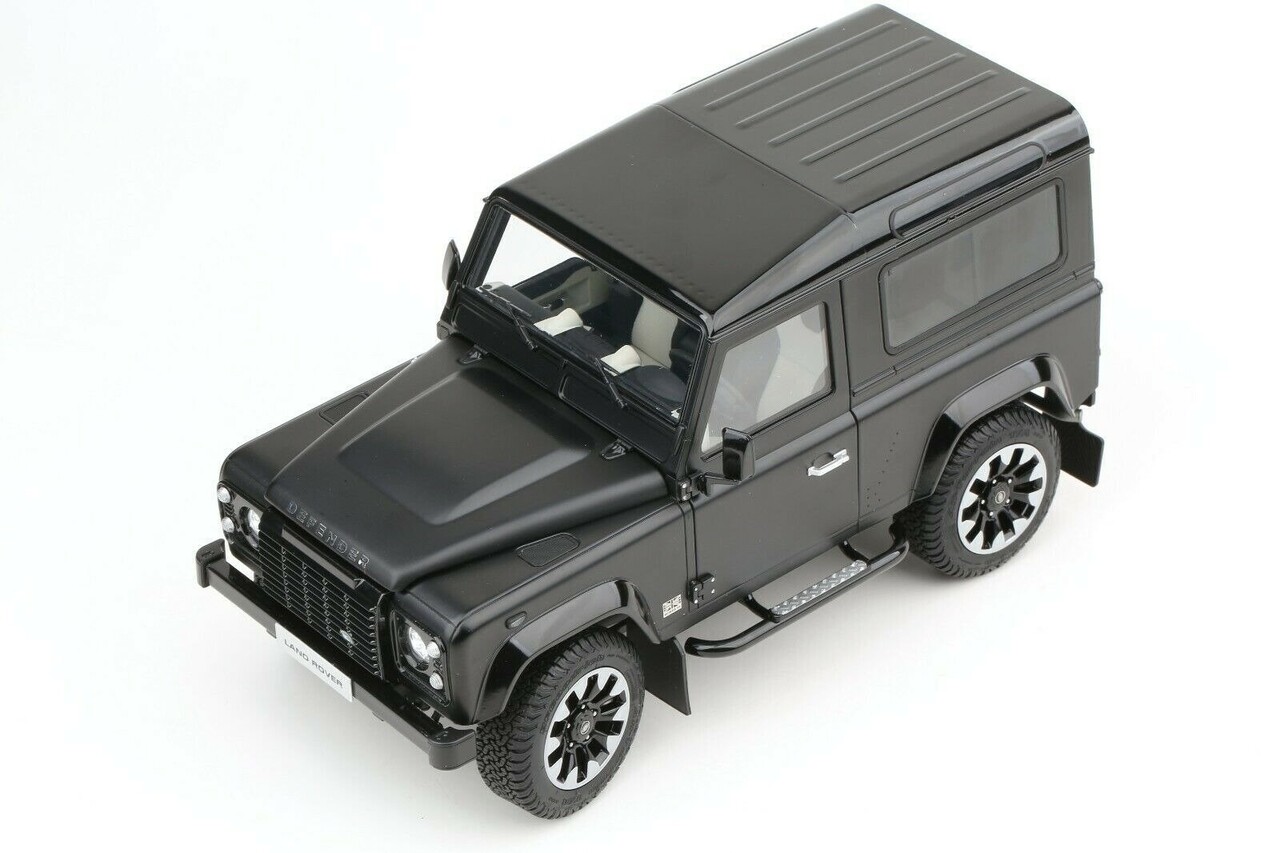 Land Rover Land Rover Defender 90 Works V8 70th Edition - 1:18 - LCD Models Land Rover Land Rover Defender 90 Works V8 70th Edition - 1:18 - LCD Models