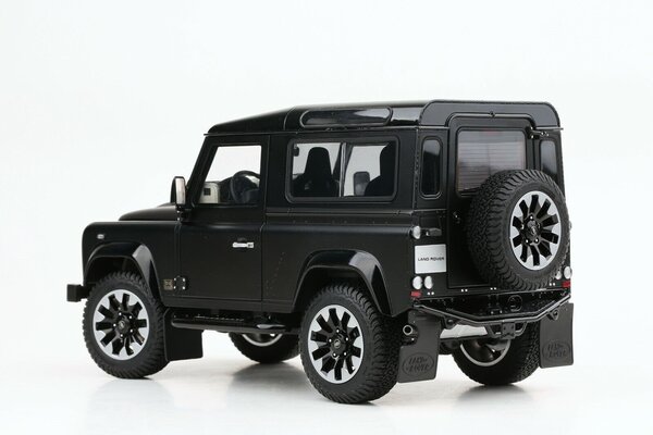 Land Rover Land Rover Defender 90 Works V8 70th Edition - 1:18 - LCD Models Land Rover Land Rover Defender 90 Works V8 70th Edition - 1:18 - LCD Models