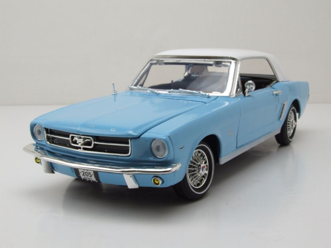 Ford Ford Mustang  Hardtop 1964 'James Bond Thunderball'  - 1:18 - Motor Max