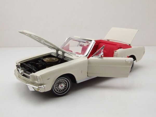 Ford Ford Mustang  Convertible 1964 'James Bond Goldfinger'  - 1:18 - Motor Max Ford Ford Mustang  Convertible 1964 'James Bond Goldfinger'  - 1:18 - Motor Max