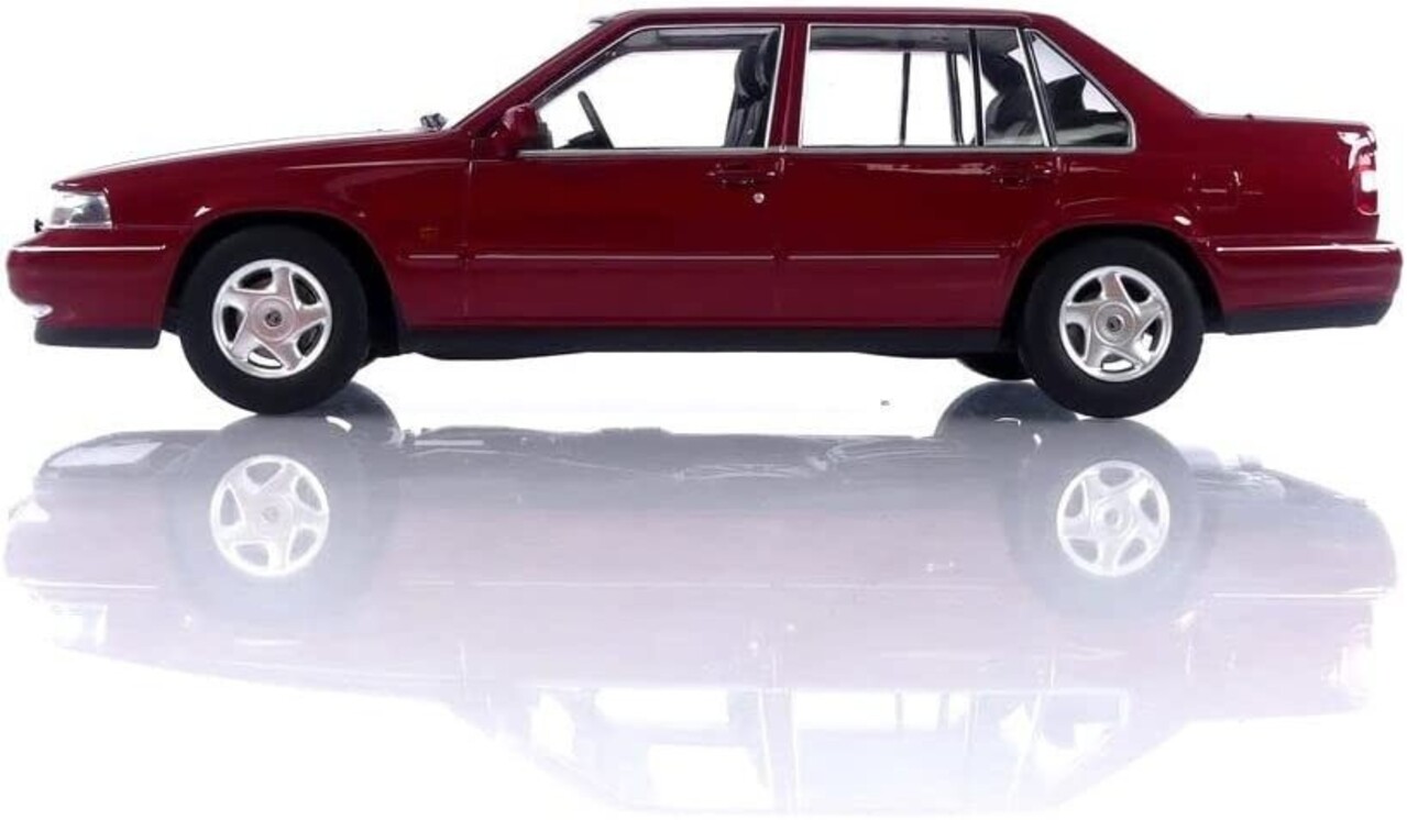 Volvo Volvo 960 - 1:18 - Triple 9 Collection