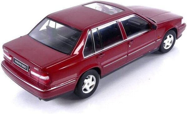 Volvo Volvo 960 - 1:18 - Triple 9 Collection