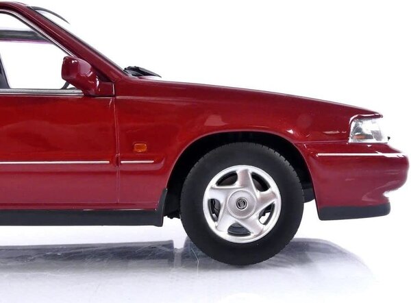 Volvo Volvo 960 - 1:18 - Triple 9 Collection