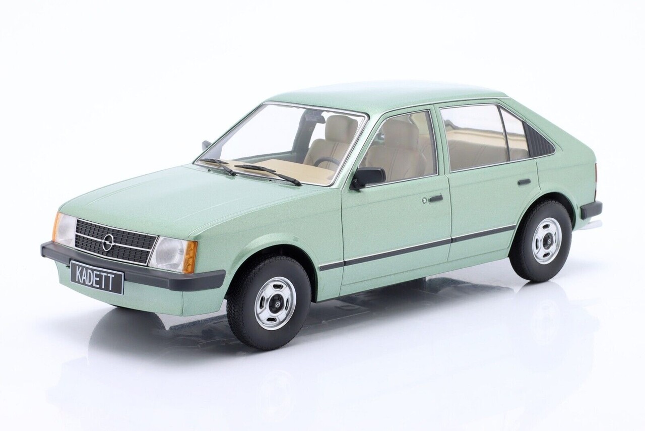 Opel Opel Kadett D 1984 - 1:18 - Triple 9 Collection Opel Opel Kadett D 1984 - 1:18 - Triple 9 Collection