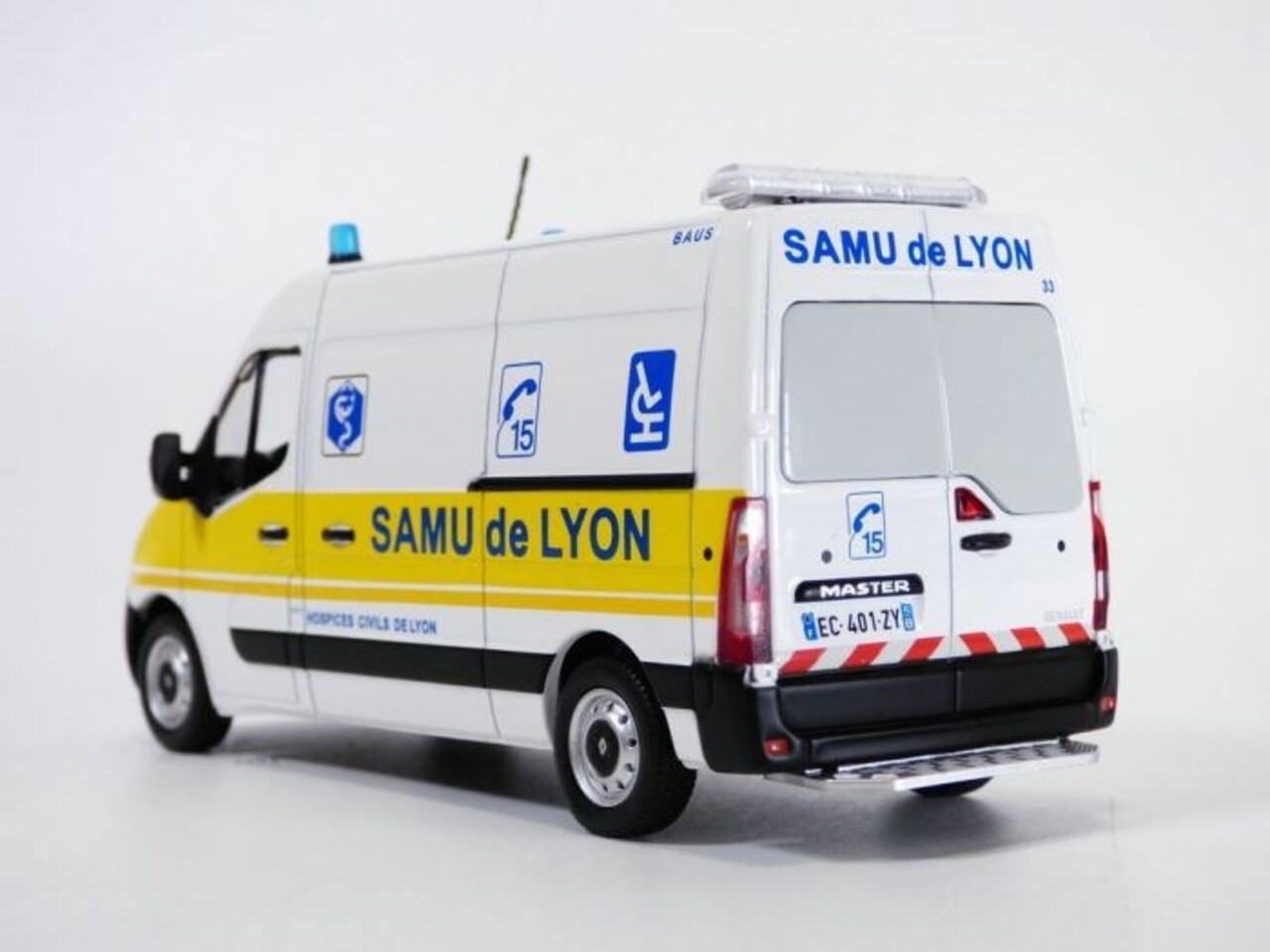Renault Renault Master Ambulance Samu de Lyon 2014 - 1:43 - Norev Renault Renault Master Ambulance Samu de Lyon 2014 - 1:43 - Norev