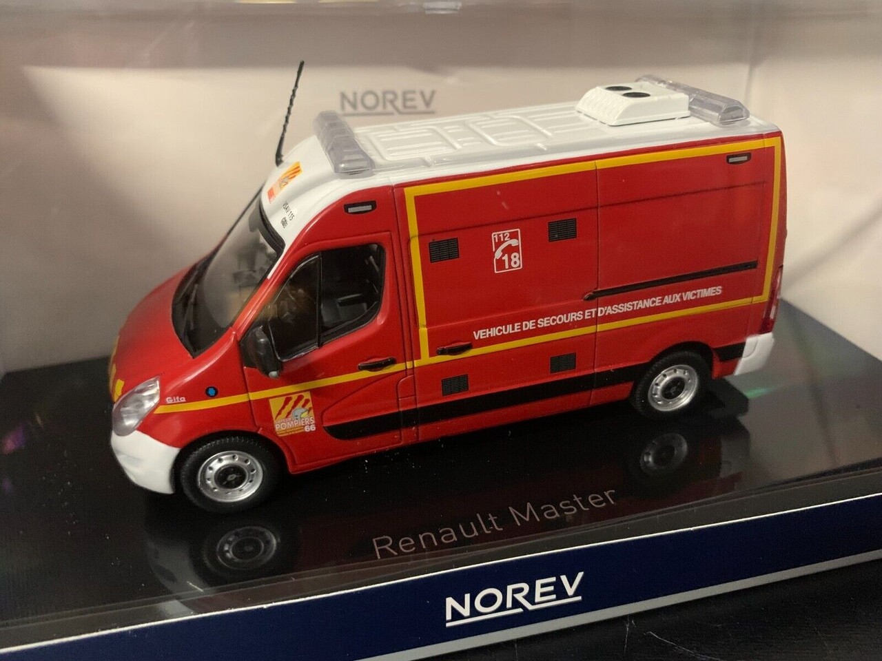Renault Renault Master Ambulance Pompiers Vsav 2014 - 1:43 - Norev Renault Renault Master Ambulance Pompiers Vsav 2014 - 1:43 - Norev