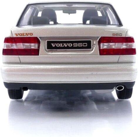 Volvo Volvo 960 - 1:18 - Triple 9 Collection Volvo Volvo 960 - 1:18 - Triple 9 Collection