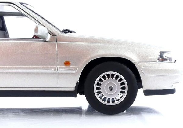 Volvo Volvo 960 - 1:18 - Triple 9 Collection Volvo Volvo 960 - 1:18 - Triple 9 Collection