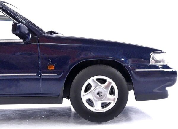 Volvo Volvo 960 - 1:18 - Triple 9 Collection