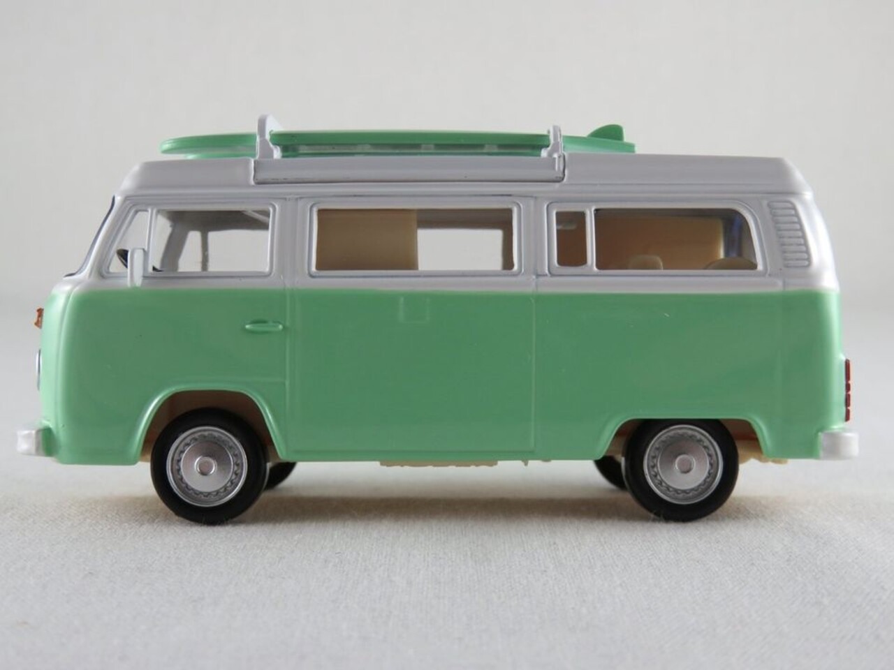 Volkswagen Volkswagen T2B Camper Van + Surfing Boards 1973 - 1:43 - Norev