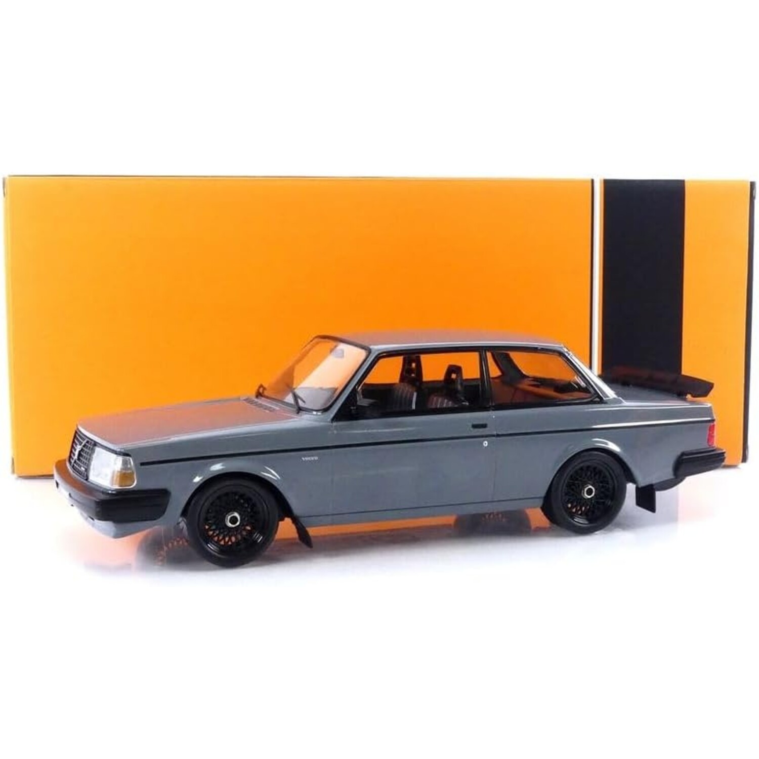 ixoイクソ/'85 Volvoボルボ 240 Turboターボ 24 1/18 楽天市場】イクソ 1/18 ボルボ 240 ターボ カスタム 1985 グレー