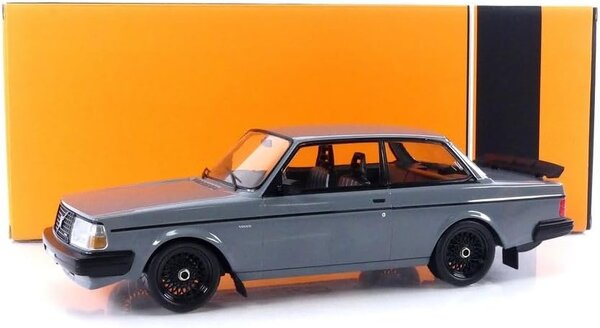 Volvo Volvo 240 Turbo 'Custom' 1985 - 1:18 - IXO Models