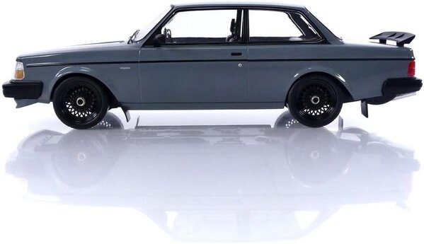 Volvo Volvo 240 Turbo 'Custom' 1985 - 1:18 - IXO Models