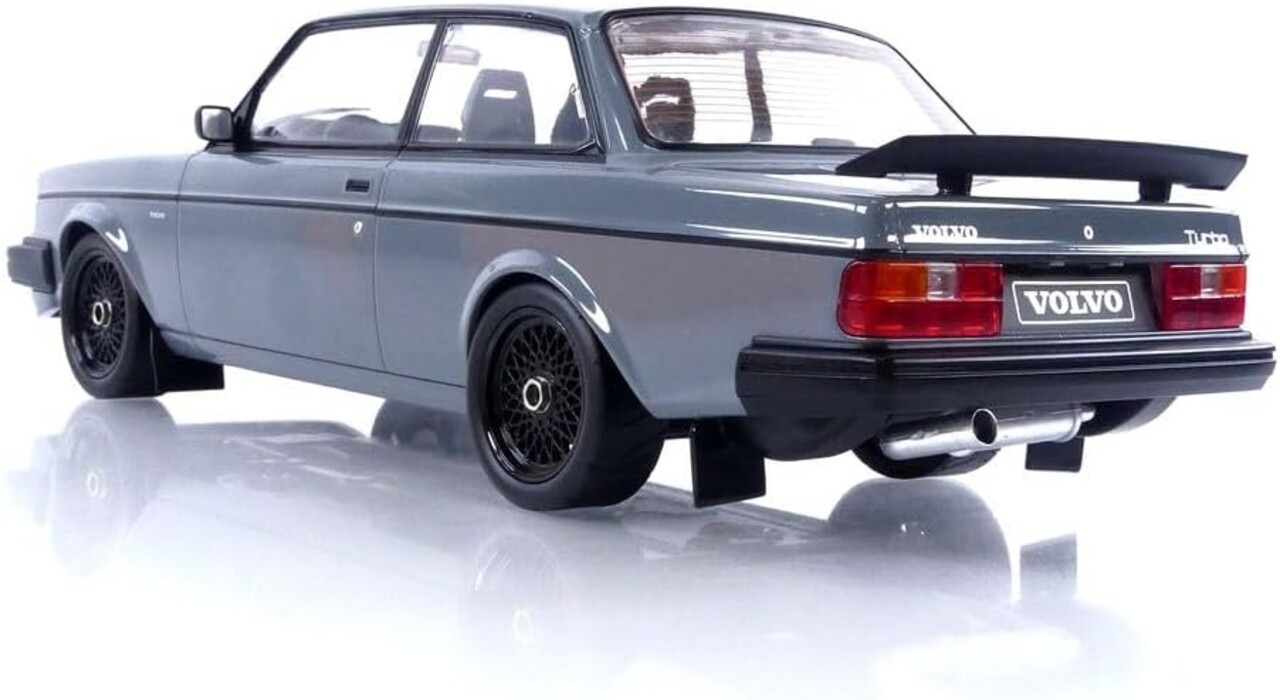 Volvo Volvo 240 Turbo 'Custom' 1985 - 1:18 - IXO Models