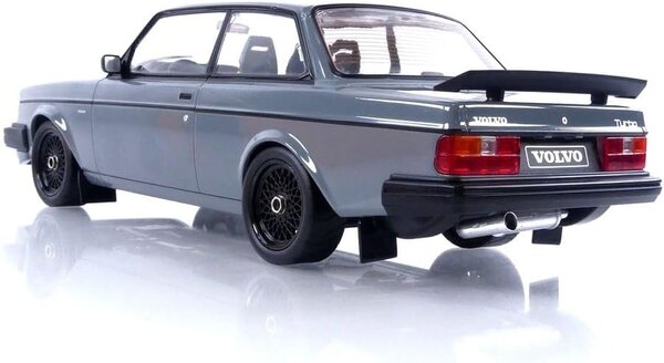 Volvo Volvo 240 Turbo 'Custom' 1985 - 1:18 - IXO Models