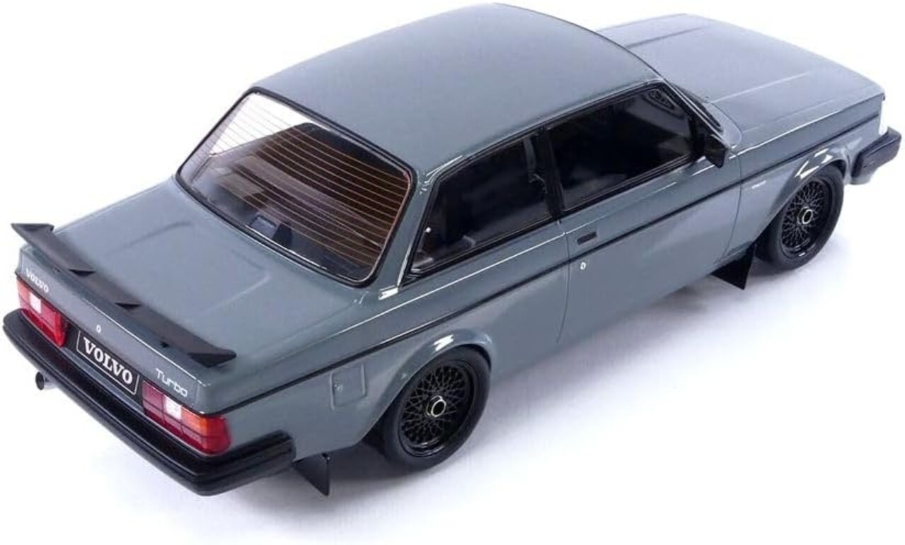 Volvo Volvo 240 Turbo 'Custom' 1985 - 1:18 - IXO Models