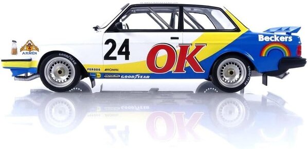 Volvo Volvo 240 Turbo #24 DPM Nürburgring Super Sprint 1985 - 1:18 - IXO Models