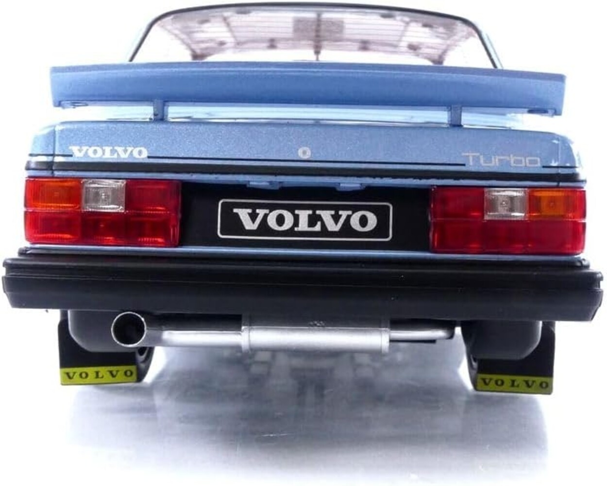 Volvo Volvo 240 Turbo 'Custom' 1985 - 1:18 - IXO Models