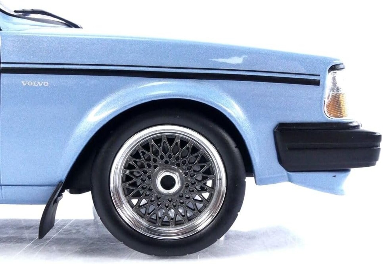 Volvo Volvo 240 Turbo 'Custom' 1985 - 1:18 - IXO Models