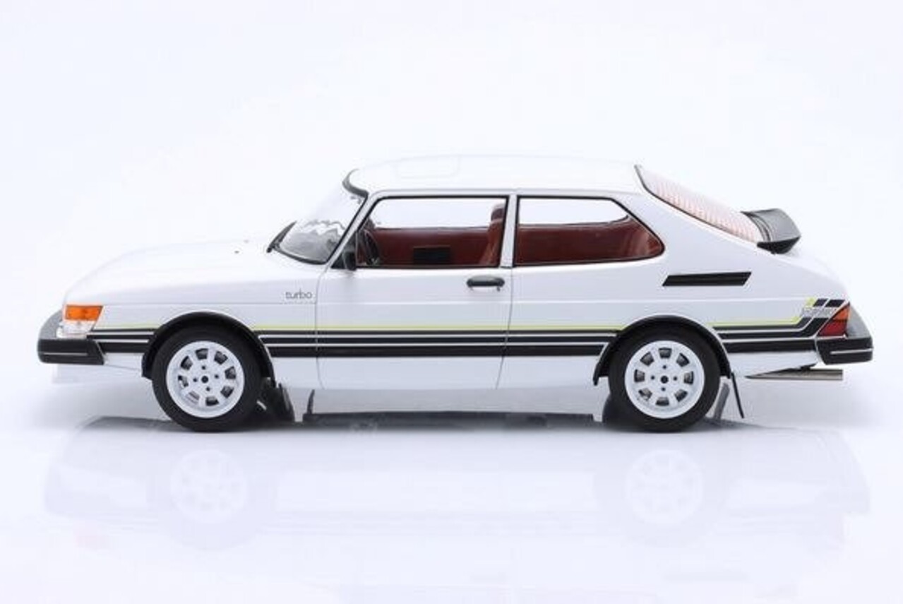 Saab Saab 900 Turbo - 1:18 - Modelcar Group Saab Saab 900 Turbo - 1:18 - Modelcar Group