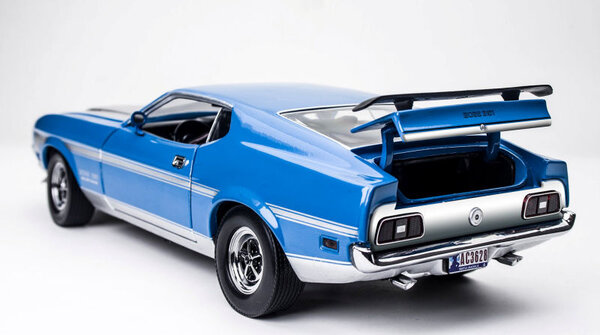 Ford Ford Mustang Boss 351 1971 - 1:18 - Sun Star Ford Ford Mustang Boss 351 1971 - 1:18 - Sun Star