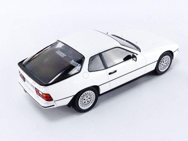 Porsche Porsche 924 Turbo 1979 - 1:18 - Modelcar Group Porsche Porsche 924 Turbo 1979 - 1:18 - Modelcar Group