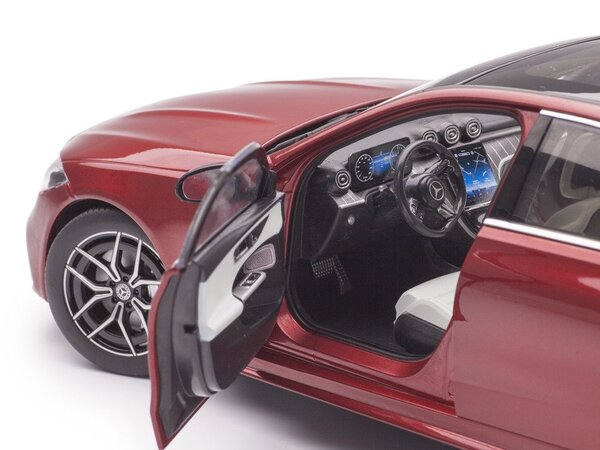 Mercedes-Benz Mercedes-Benz C-Class - 1:18 - NZG Mercedes-Benz Mercedes-Benz C-Class - 1:18 - NZG