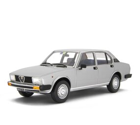 Alfa Romeo Alfa Romeo Alfetta 2.0L 1978 + Optional Wheels - 1:18 - Laudoracing - Model Alfa Romeo Alfa Romeo Alfetta 2.0L 1978 + Optional Wheels - 1:18 - Laudoracing - Model