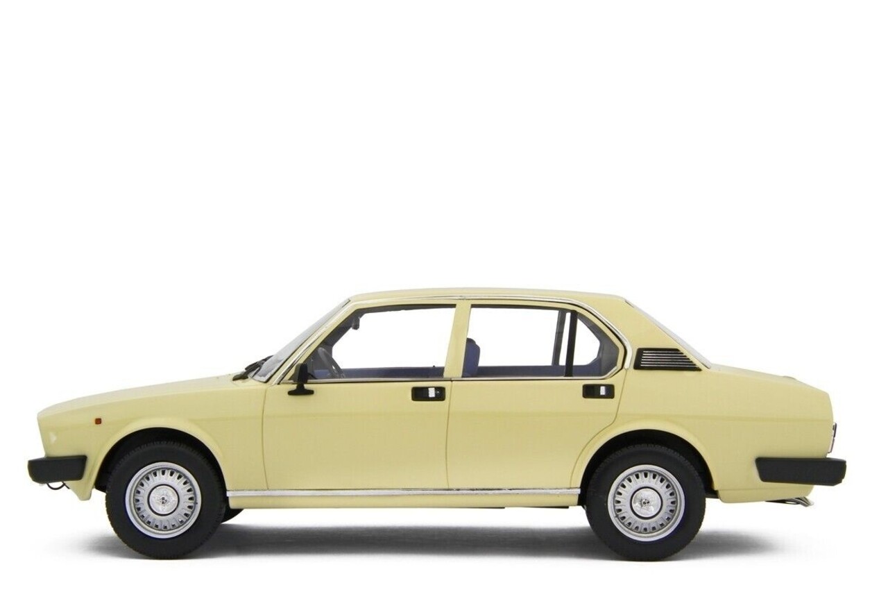 Alfa Romeo Alfa Romeo Alfetta 2.0L 1978 + Optional Wheels - 1:18 - Laudoracing - Model