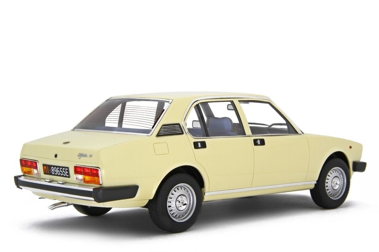 Alfa Romeo Alfa Romeo Alfetta 2.0L 1978 + Optional Wheels - 1:18 - Laudoracing - Model