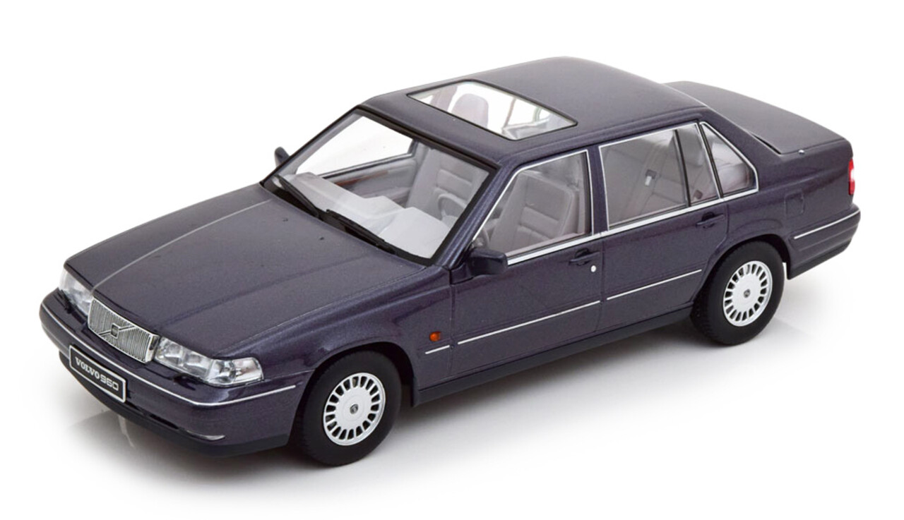 Volvo Volvo 960 - 1:18 - Triple 9 Collection