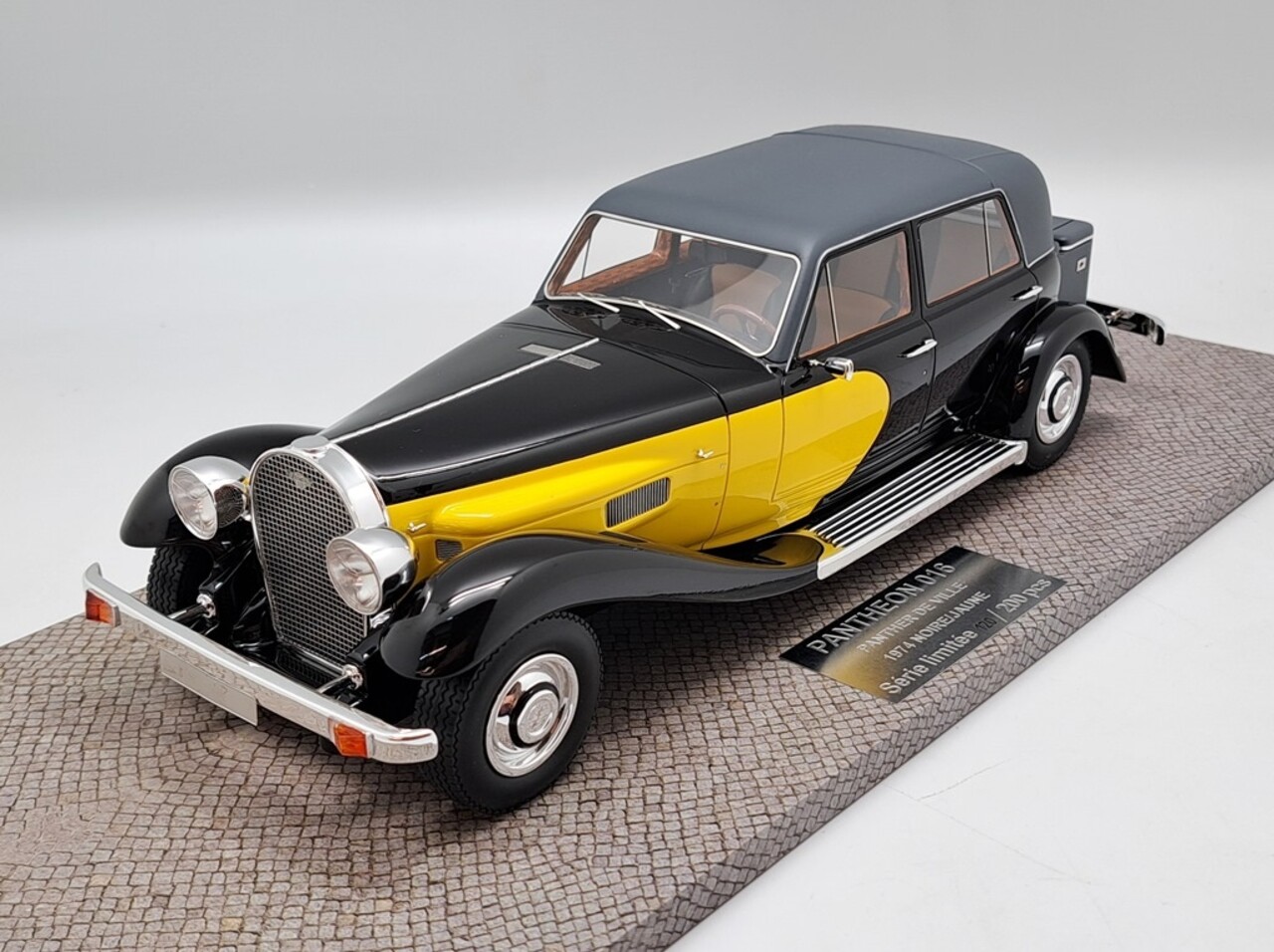 Panther Panther De Ville 1974 - 1:18 - Pantheon