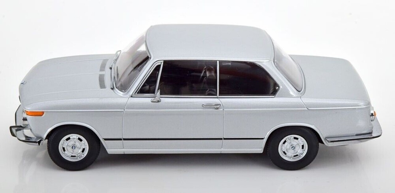 BMW BMW 2002Ti 1-Series 1971 - 1:18 - KK Scale BMW BMW 2002Ti 1-Series 1971 - 1:18 - KK Scale