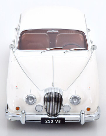 Daimler Daimler 250 V6 LHD 1962 - 1:18 - KK Scale Daimler Daimler 250 V6 LHD 1962 - 1:18 - KK Scale