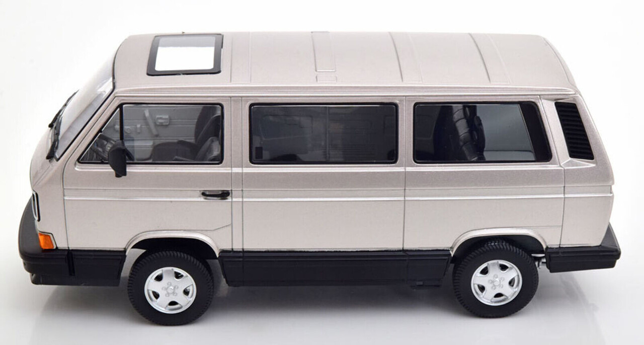 Volkswagen Volkswagen T3 Minibus Multivan Magnum 1987 - 1:18 - KK Scale