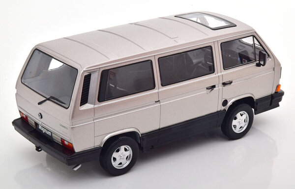 Volkswagen Volkswagen T3 Minibus Multivan Magnum 1987 - 1:18 - KK Scale