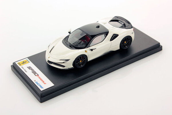 Ferrari Ferrari SF90 Stradale Hybrid 1000 HP 2019 - 1:43 - LookSmart Ferrari Ferrari SF90 Stradale Hybrid 1000 HP 2019 - 1:43 - LookSmart