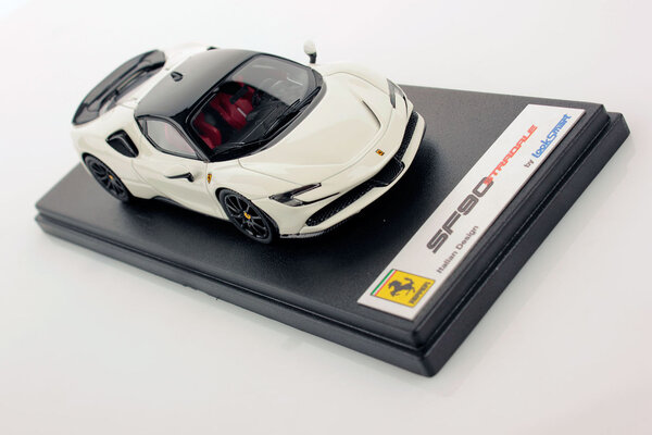 Ferrari Ferrari SF90 Stradale Hybrid 1000 HP 2019 - 1:43 - LookSmart Ferrari Ferrari SF90 Stradale Hybrid 1000 HP 2019 - 1:43 - LookSmart