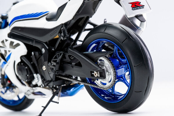 Suzuki Suzuki GSX R1000R 2020 - 1:12 - LCD Models Suzuki Suzuki GSX R1000R 2020 - 1:12 - LCD Models