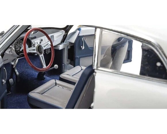 Alfa Romeo Alfa Romeo Giulietta Sprint Veloce #34 Targa Florio 1960 'Emanuele Aldabaran' - 1:18 - Kyosho Alfa Romeo Alfa Romeo Giulietta Sprint Veloce #34 Targa Florio 1960 'Emanuele Aldabaran' - 1:18 - Kyosho