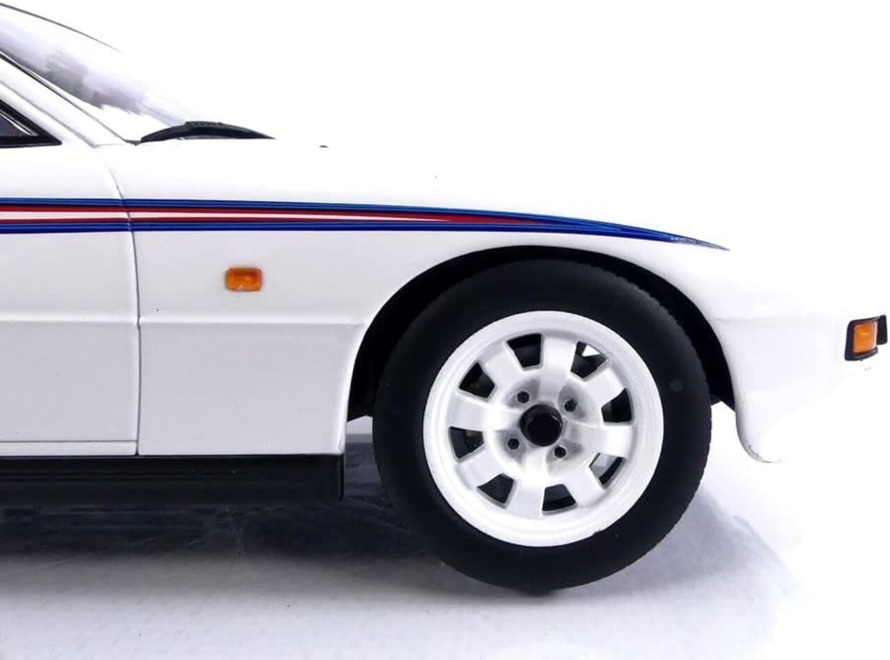 Porsche Porsche 924 Martini 1985 - 1:18 - KK Scale
