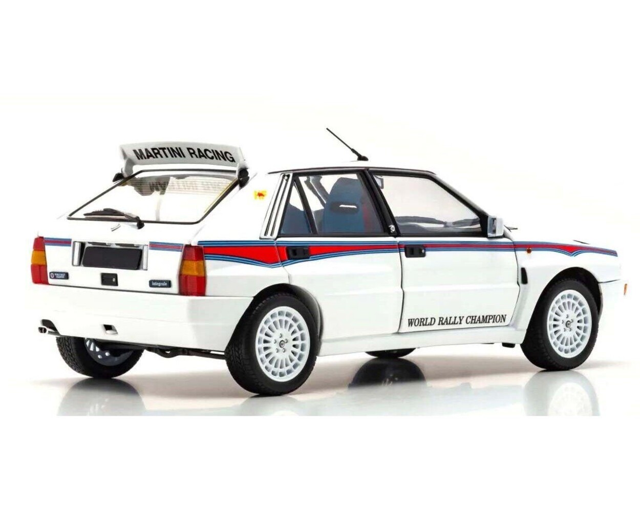 Lancia Lancia Delta HF Integrale Martini 6 1992 - 1:18 - Kyosho Lancia Lancia Delta HF Integrale Martini 6 1992 - 1:18 - Kyosho