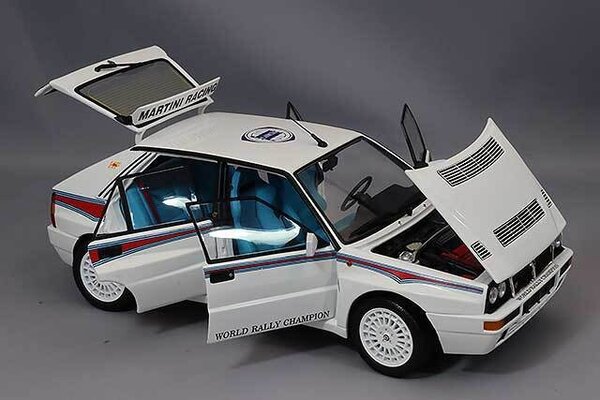 Lancia Lancia Delta HF Integrale Martini 6 1992 - 1:18 - Kyosho Lancia Lancia Delta HF Integrale Martini 6 1992 - 1:18 - Kyosho