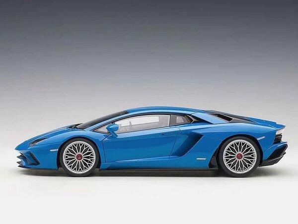 Lamborghini Lamborghini Aventador S - 1:18 - AUTOart