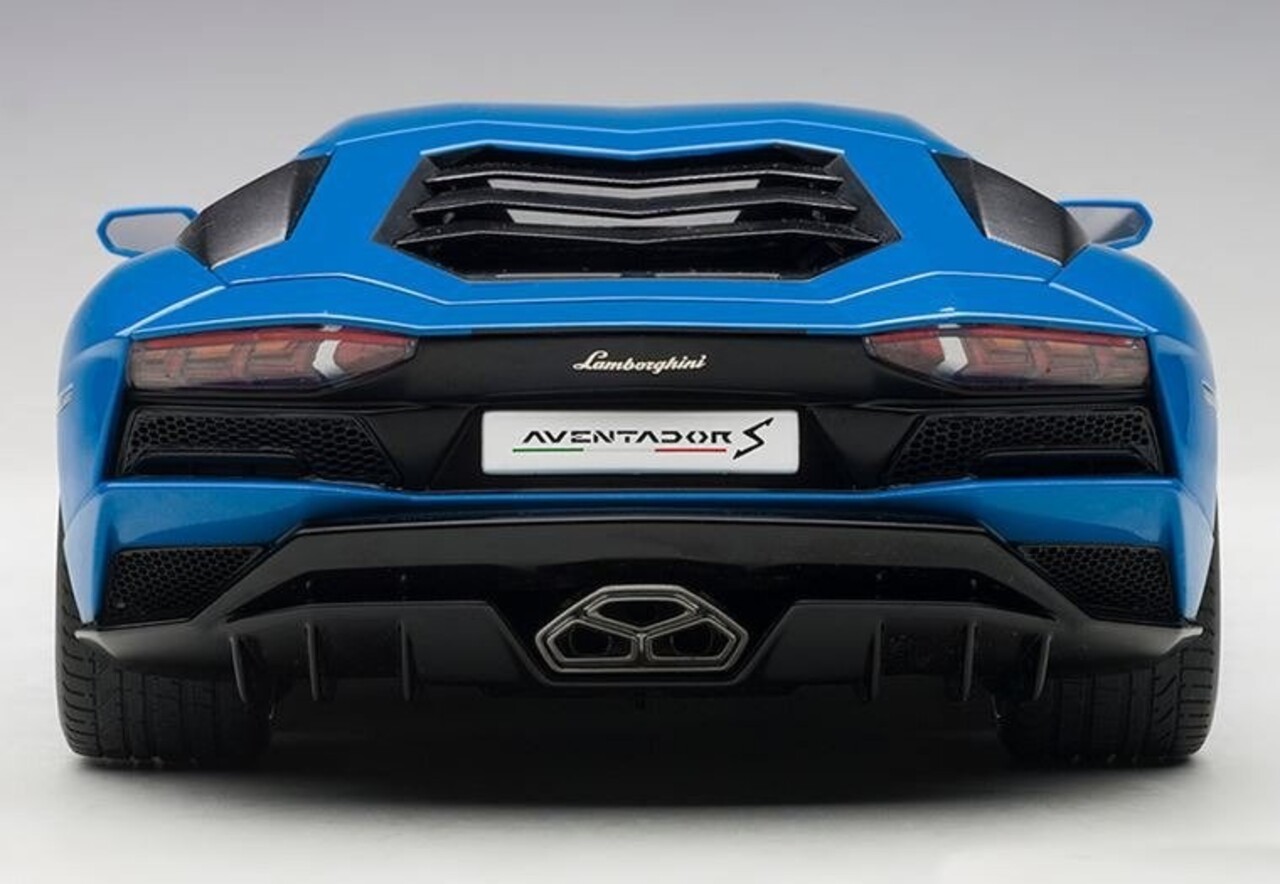 Lamborghini Lamborghini Aventador S - 1:18 - AUTOart