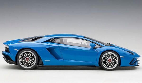 Lamborghini Lamborghini Aventador S - 1:18 - AUTOart